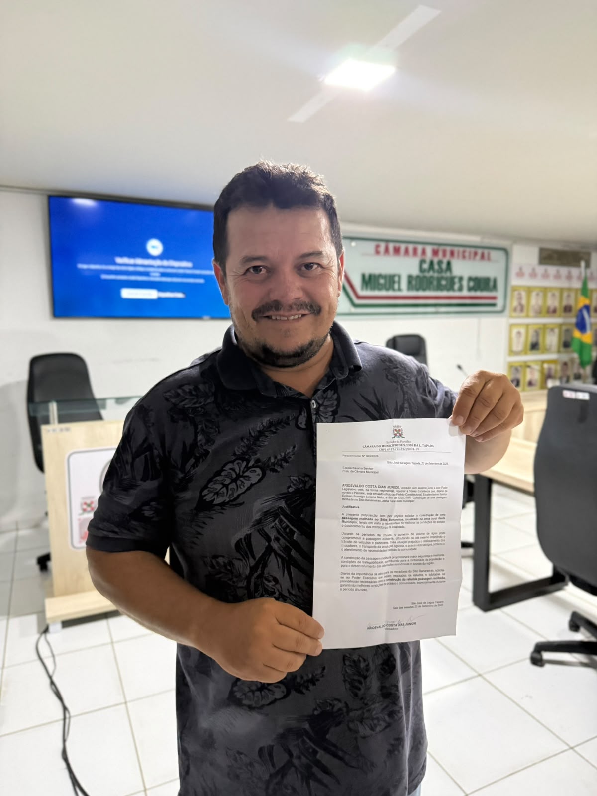 Júnior Corcoran solicita construção de passagem molhada no Sítio Bananeiras